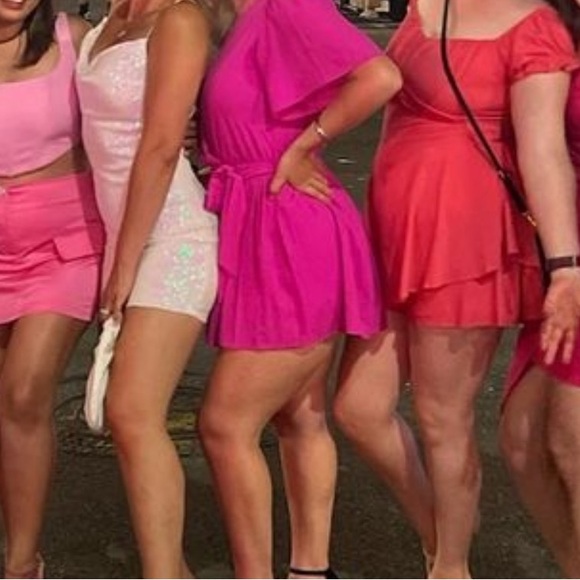 Hot pink Romper - Picture 2 of 4